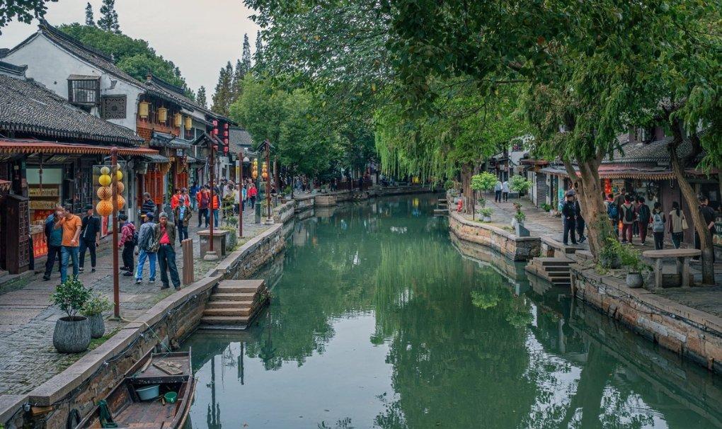 热议天涯-阅读理解 Read the rate list of a hotel below and answer the questions that follow.Rate list of S?
